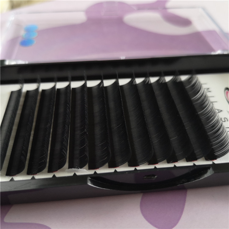 russian volume lashes for sale.jpg